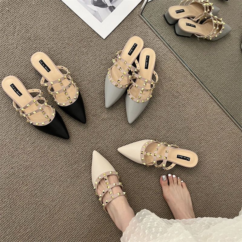 French-Style High-End Rivet Sandals for Women, Summer 2023, Korean Version, Patent Leather Pointed Toe Mules French-Style High-End Rivet Sandals for Women, Summer 2023, Korean Version, Patent Leather Pointed Toe Mules