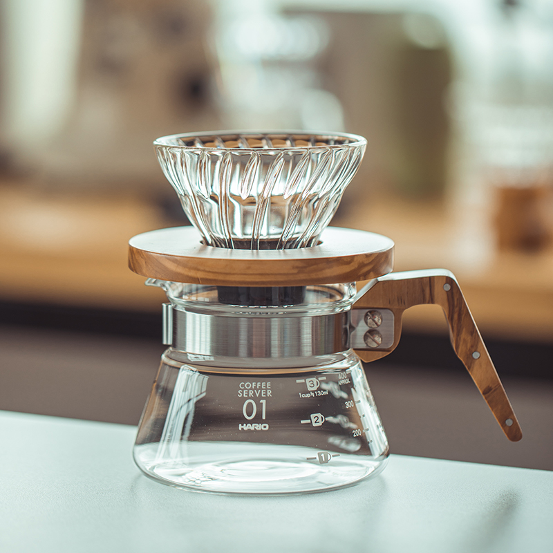 Japanese Hario Olive Wood Filter Cup Heat-Resistant Glass V60 Pour-Over Coffee Drip Filter Cup Sharing Pot Set Japanese Hario Olive Wood Filter Cup Heat-Resistant Glass V60 Pour-Over Coffee Drip Filter Cup Sharing Pot Set