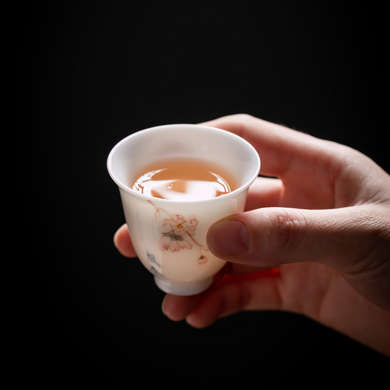 Fujian and suet jade porcelain masters cup single CPU Japanese hand - made ceramic sample tea cup with white porcelain kung fu tea cups
