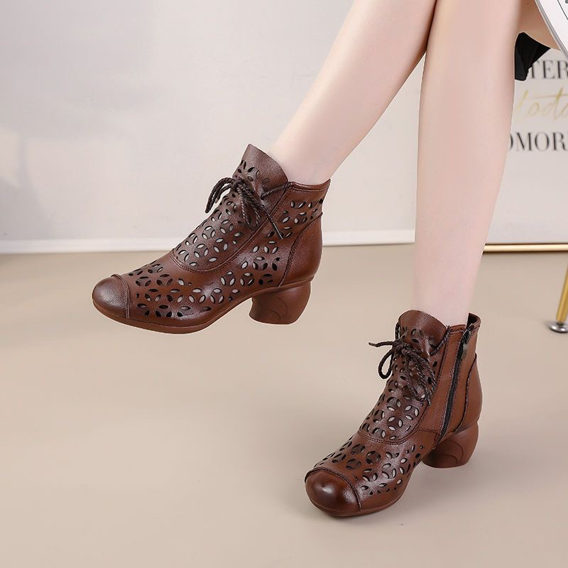 2025 New Sandals Women's Beach Shoes Cowhide Soft Sole Plaid Genuine Leather Hole Boots Rubber Sole Hollow Sandals