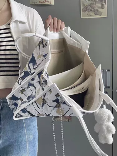 Небольшая дизайнерская сумка на одно плечо, универсальная вместительная и большая портативная сумка через плечо, коллекция 2023