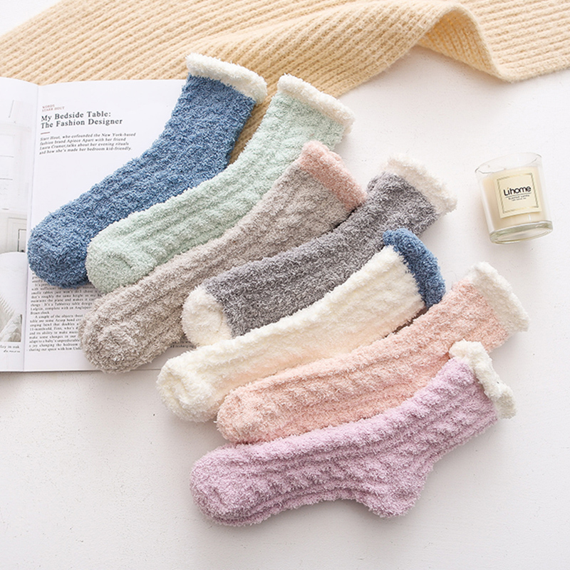 Confinement socks winter postpartum thickened coral fleece pregnant women socks loose mouth maternity autumn and winter rolled middle tube socks do not strangle feet