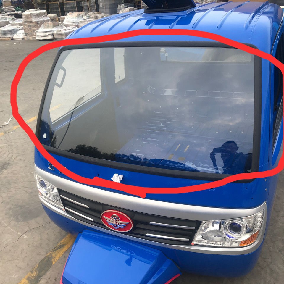 Wuzheng tricycle accessories Daquan Aoxiang 1500 1600 1700 front cab front windshield glass