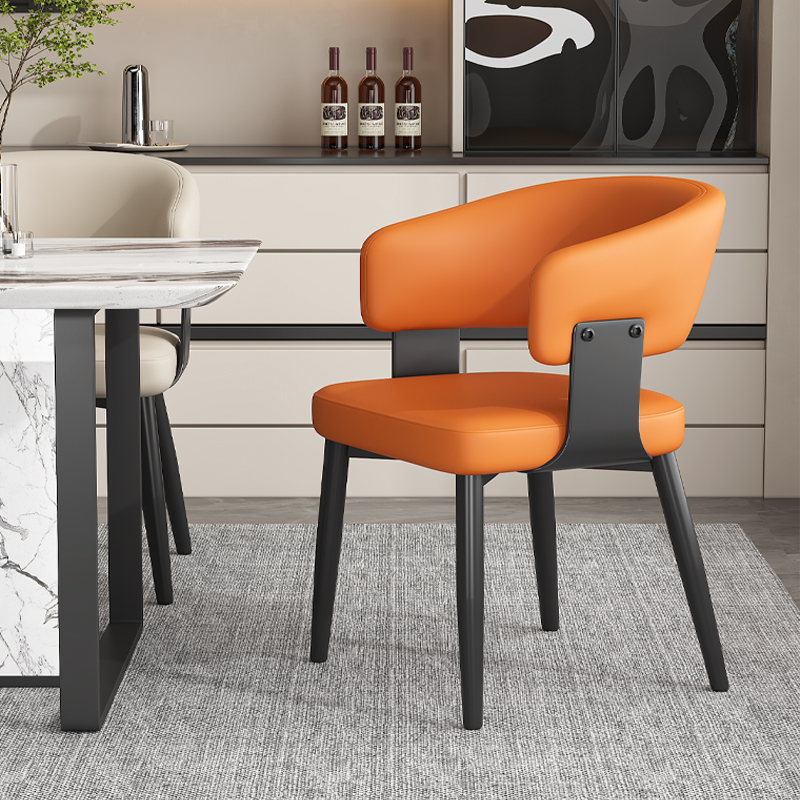 Итальянский минималистичный кожаный обеденный стул для домашнего ресторана, современный высококлассный гостиничный стул со спинкой, мягкая сумка для обеденного стола и стула