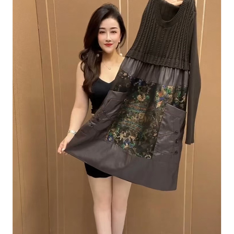 Western-Style Knitted Patchwork Pu Dress for Middle-Aged Women, Mid-Length, Loose-Fitting, Tummy-Covering Base Dress, Suitable for Spring and Autumn, Can Be Paired with a Coat