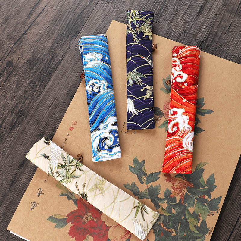 Pie Pen pen bag China Wind country Tide Comeback Great Capacity Art Pure Handmade Cloth Art Minimalist single clothes bronzed embroidery pen bag pen to protect pen cap cashier bag ancient wind series