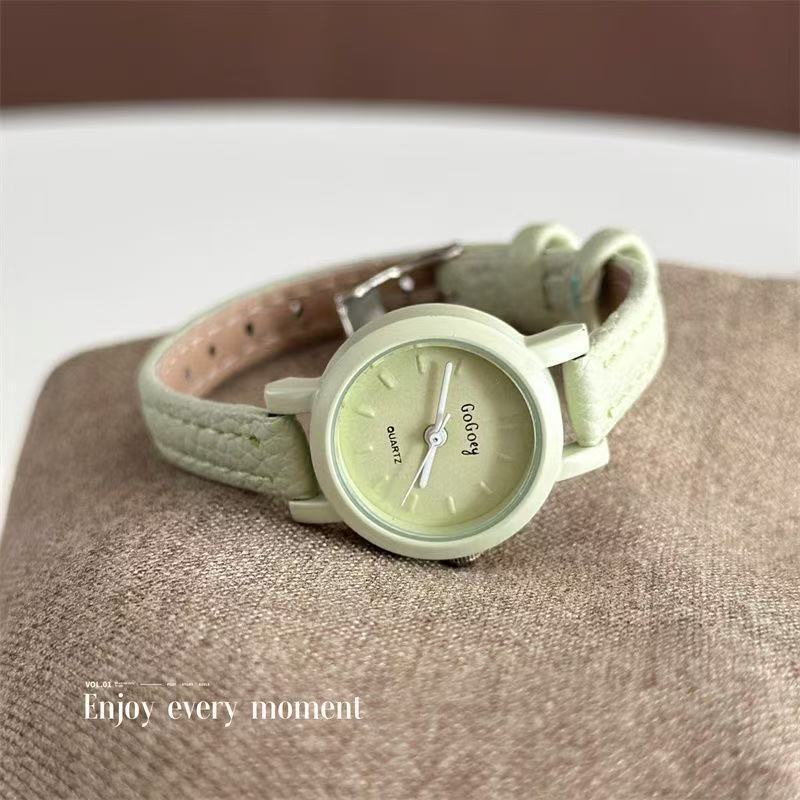 Ultra-Small Strap Watch with Small Dial for Women ins Style, Suitable for Middle and High School Students, Simple, Elegant, Retro, Exquisite Small Green Watch Ultra-Small Strap Watch with Small Dial for Women ins Style, Suitable for Middle and High School Students, Simple, Elegant, Retro, Exquisite Small Green Watch