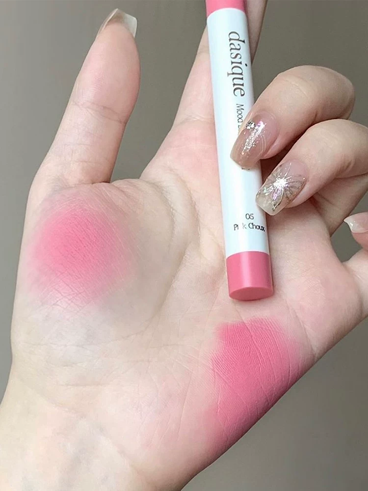Карандаш для губ (dasique) Mood Blur Lip Pencil — матовое бархатное покрытие, натуральные оттенки для ежедневно