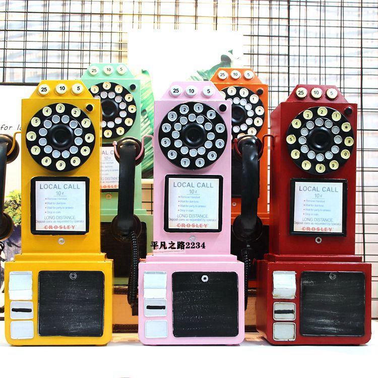 Old-style iron telephone model fittings retro nostalgia shooting decoration window display props