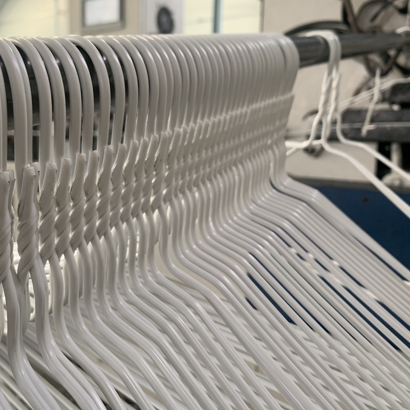 Various Specifications of Disposable Hangers for Dry Cleaners, No Burrs, No Paint Peeling, Full Set, Shipped from the Factory
