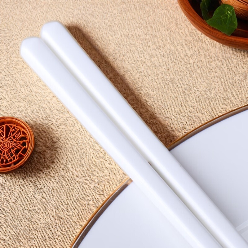 10 Pairs of Pure White Ceramic Chopsticks for Home Use, White High-Temperature Resistant Ceramic, Healthy and Environmentally Friendly Porcelain Chopsticks, Trendy Tableware Chopsticks 10 Pairs of Pure White Ceramic Chopsticks for Home Use, White High-Temperature Resistant Ceramic, Healthy and Environmentally Friendly Porcelain Chopsticks, Trendy Tableware Chopsticks