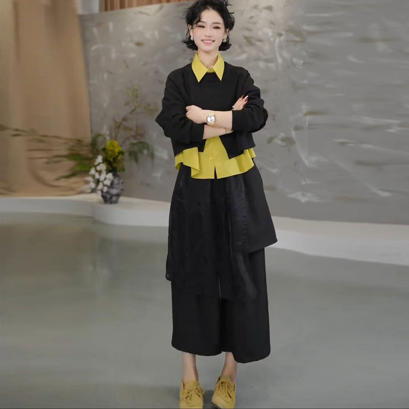 Fashionable Age-Reducing Shirt Set for Women in Spring and Autumn, with a Unique Design, Long-Sleeved Shirt + Round-Neck Slit Sweatshirt Two-Piece Set