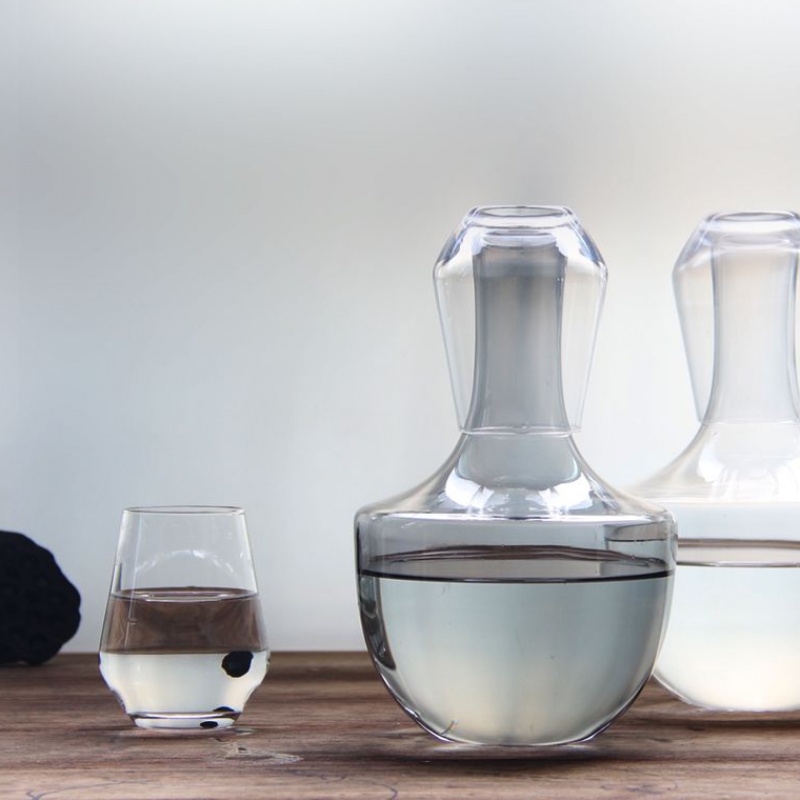 New large capacity cool water cup Nordic light luxurious glass cold water jug fruit juice jug grey extremely minimalist modern geometries