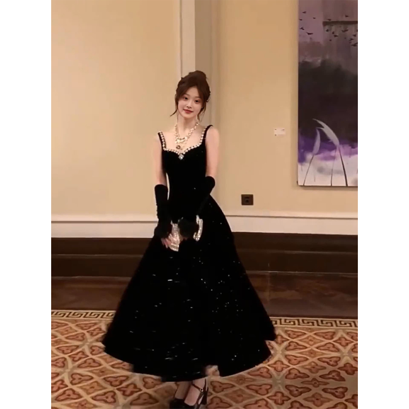 Plus Size Women's French-Style High-End Black Velvet Strap Dress with Rhinestones, Light Luxury Birthday Party Dress, Long Dress