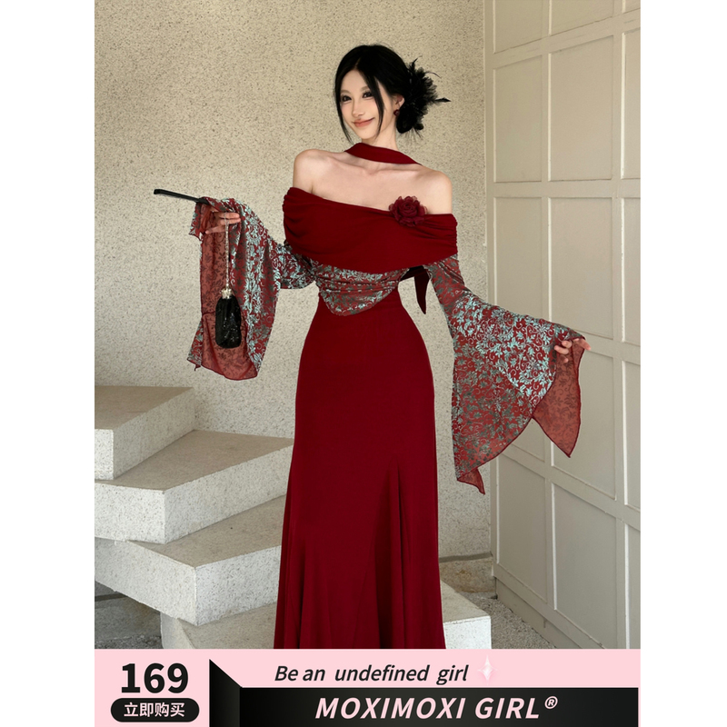 Now Moxi Has a Fragrant Rose Knit Autumn and Winter Red Dress in a New Chinese Style with a Modernized Waist-Cinching Design
