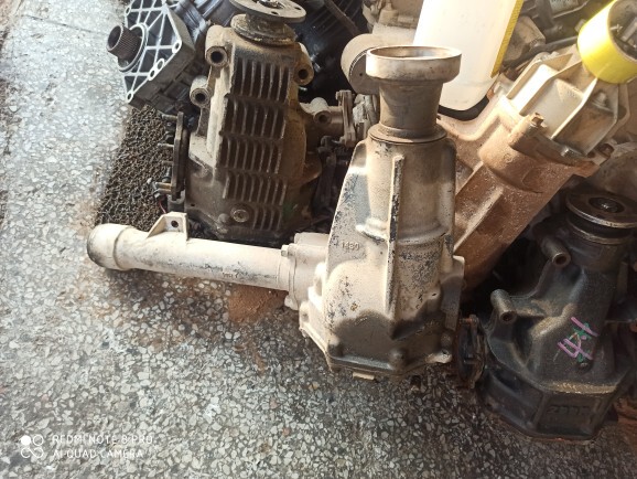 Kia Sorento Transfer Case New and Old Models Sorento 2.4 3.5 2.2t Front Differential Rear Differential Assembly