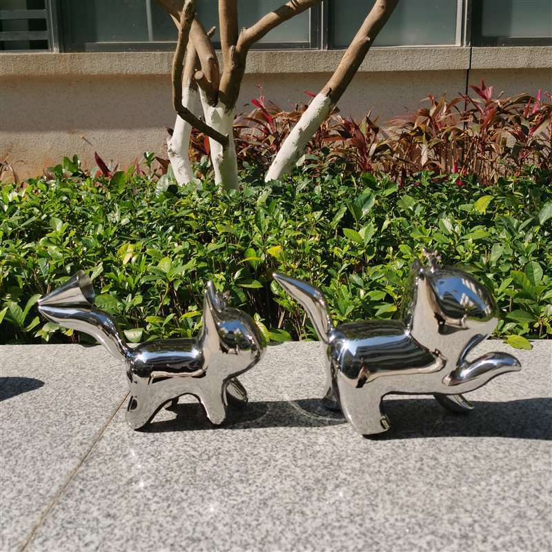 Stainless Steel Cat Sculpture Figure, Large-Scale Realistic Landscape Decoration for Gardens, Villas, Parks, and Sales Centers