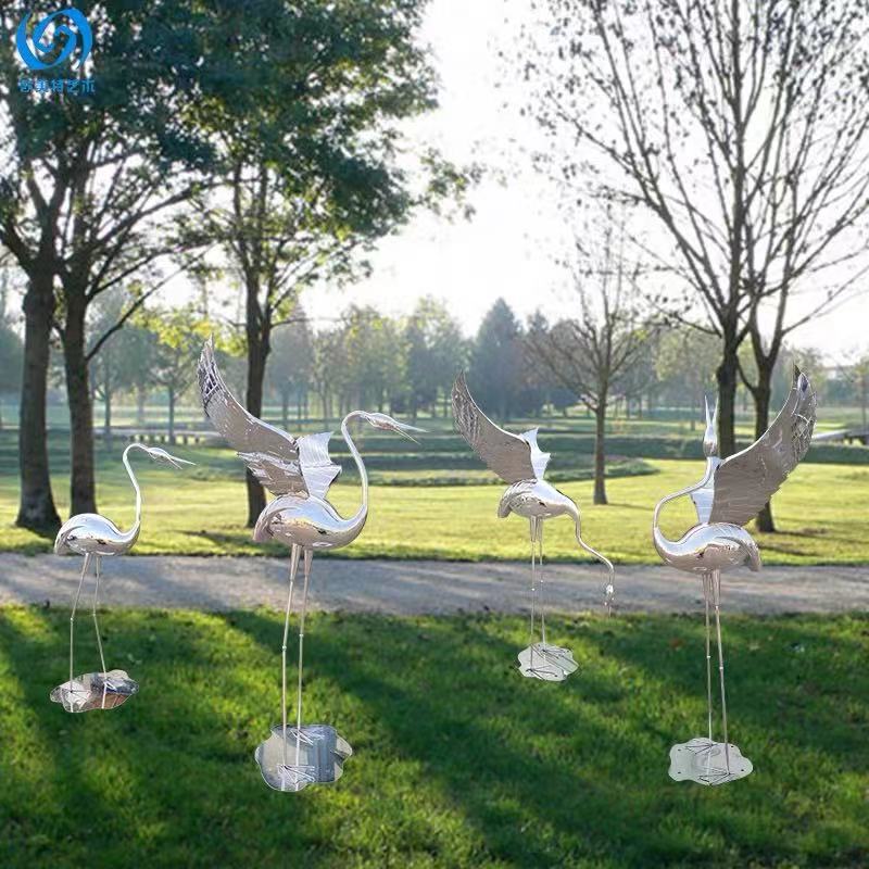 Stainless Steel Crane Outdoor Park Hotel Villa Landscape Water Feature Animal Ornament at the Entrance of the Country Garden Marketing Center Stainless Steel Crane Outdoor Park Hotel Villa Landscape Water Feature Animal Ornament at the Entrance of the Country Garden Marketing Center