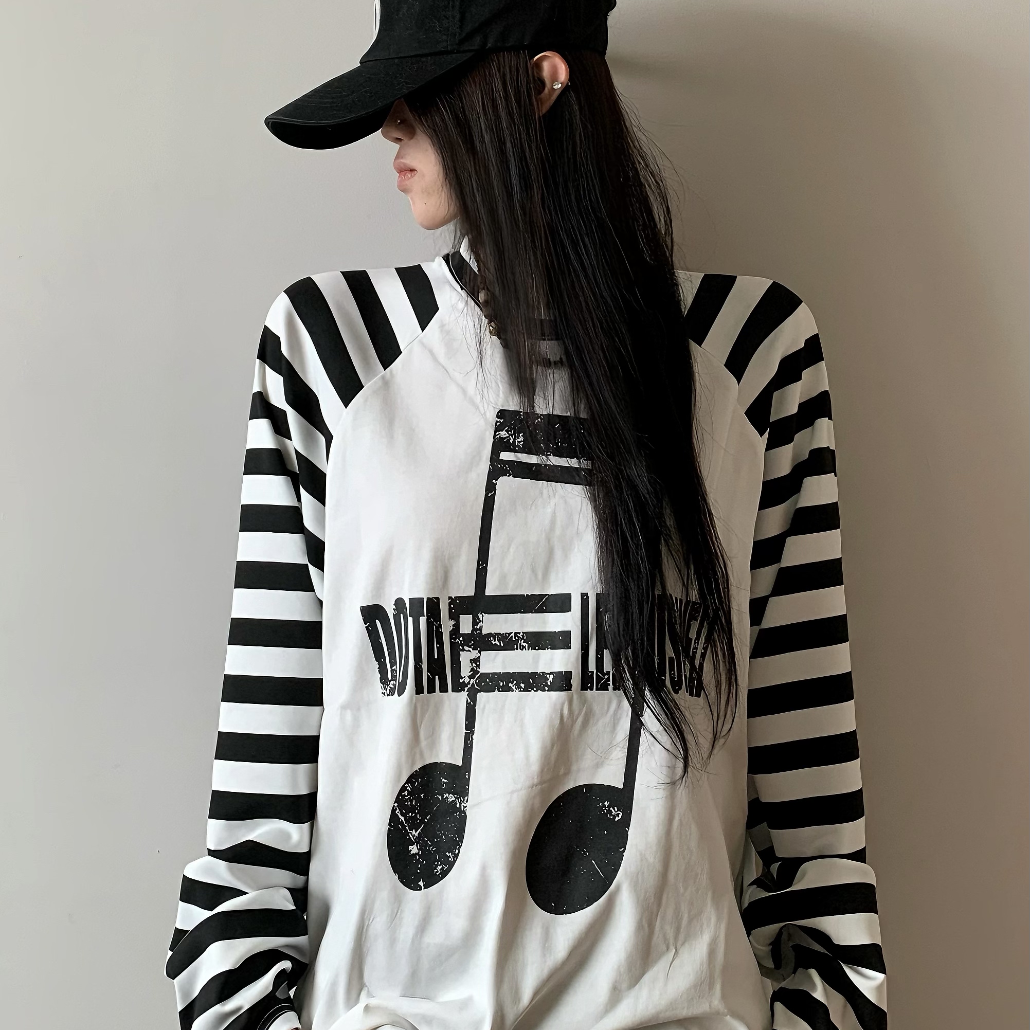 Complex 27 Lightweight Striped Distressed Print Raglan Long-Sleeve T-Shirt for Men and Women, Loose-fitting Streetwear