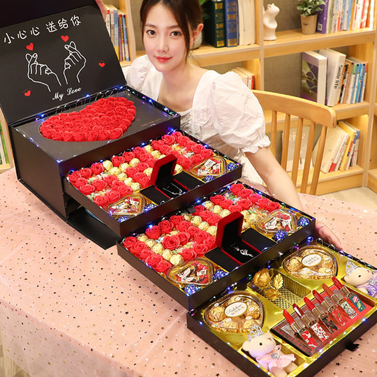New Year's Day gifts for girlfriends and wives, girls' Valentine's Day confession ceremony, heart-warming, romantic surprise, high-end