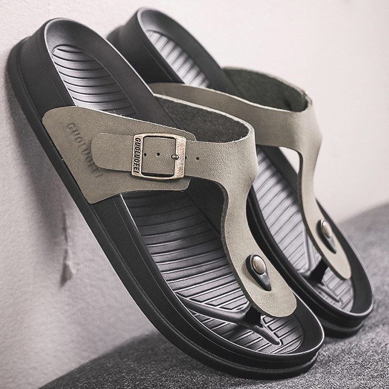 The character slippers of the 202 summer new Korean trend slip fashion anti - slip outside of rubber beach slippers