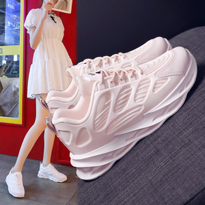 秋季新款透气运动网红超火显脚小内增高女鞋