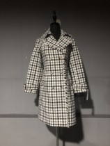 Big brand returns and exchanges are at your own expense C582 black and white plaid small fragrance style thickened and velvet long coat