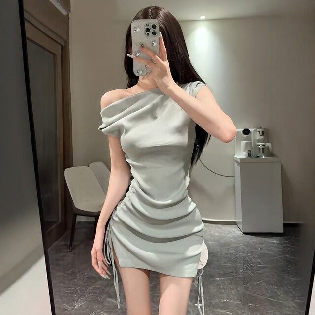 Purely Sexy Off-Shoulder Drawstring Short-Sleeved Dress for Women, Summer Design, Chic and Sexy, Slim-Fitting Hip-Hugging Short Skirt