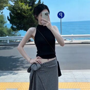 American-Style Spicy Girl Style Black Sleeveless Half-High Collar Camisole for Women, Summer Slim Fit, Flattering, Can Be Worn as an Inner or Outer Short Top