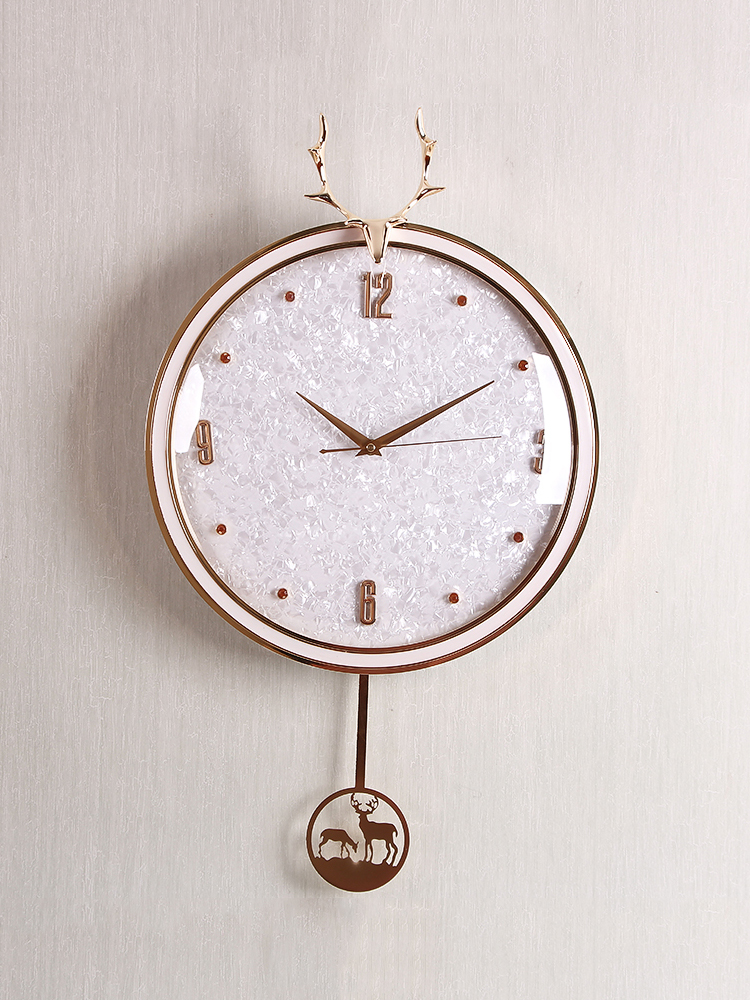 Nordic light luxury wall clock Living room personality creative household atmosphere fashion modern simple deer head watch silent clock