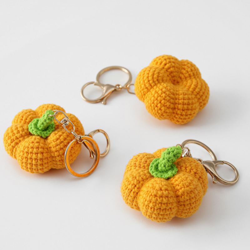 Hand-Knitted Wool Pumpkin Keychain Pendant, Cute and Creative Bag Accessory, Car Chain Ring, Couple Gift