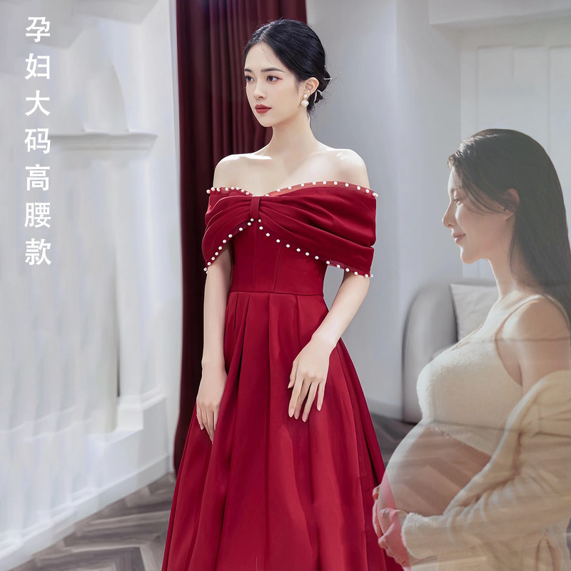 Plus-Size Red Engagement Dress for Pregnant Women, High-Waisted, Tummy-Covering, Beautiful Wedding Dress for the Bride