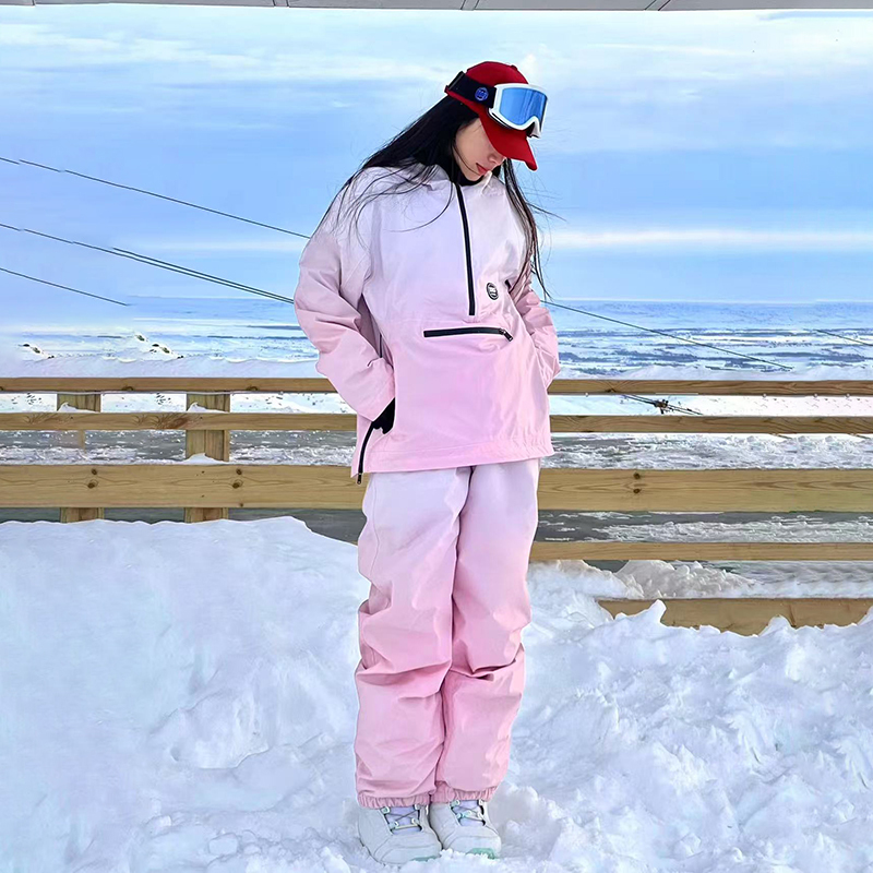 Yfkf New Women's Ski Suit for Snowboarding and Skiing, Gradient Color, Windproof and Waterproof, Durable and Warm
