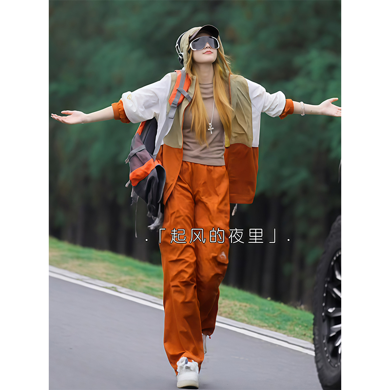 Very Nice-Looking Casual Sports Suit for Women, New Spring and Summer Style, Sun-Protective, Fashionable, Stylish, Age-Reducing Hiking Clothes, Two-Piece Set
