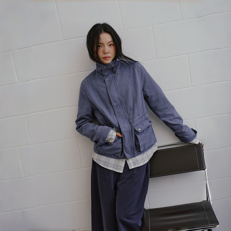 Amweird All-Cotton Washed Vintage French Workwear Blue Jacket, Fashionable Faded Large Pocket Stand Collar Drawstring Short Coat for Women