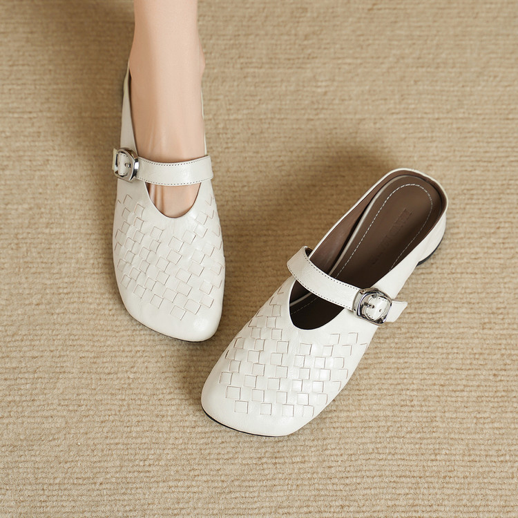 Italy丨Ongysl French Fashion ⭐ 3.5cm High Heel Woven Texture Sandals for Women with Chunky Heel and Closed Toe.