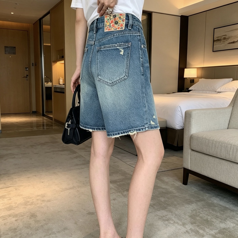 In Stock, Authentic Product ~ 2026 New Style Women's Light-Colored High-Waisted Distressed Denim Shorts with Frayed Edges, Wide-Leg Mid-Length Shorts 8100