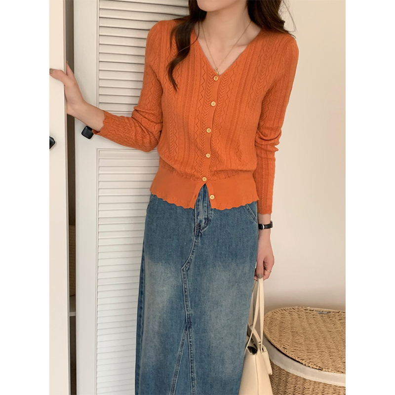 French-Style Orange V-Neck Knitted Cardigan for Women, Thin Spring and Autumn Slim-Fit Waist-Cinching Sweater Jacket, Short Outerwear Top