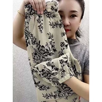 Бежевый цветок