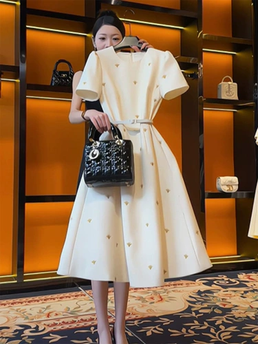 Элитное изысканное белое летнее платье, юбка, в стиле Шанель, изысканный стиль, яркий броский стиль