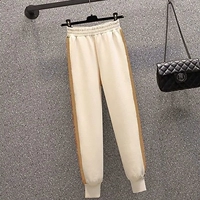 Тонкие абрикосовые штаны