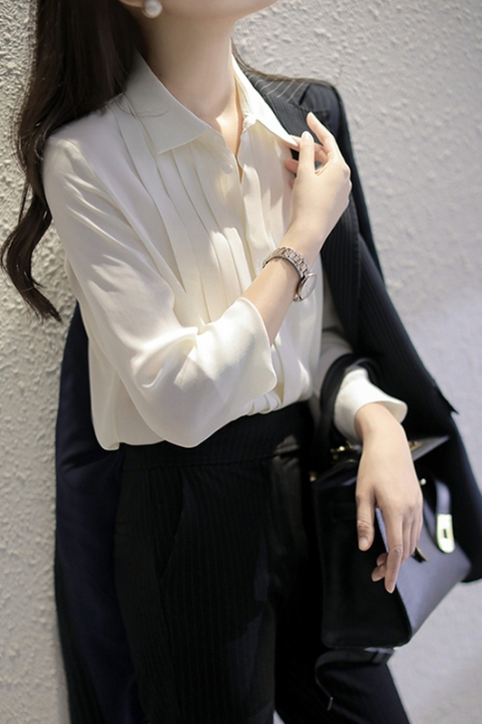 Professional Commuting Formal Wear Pleated Chiffon White Shirt for Women with a Unique Design, Niche Style, 2026 Spring New Model, Elegant Inner Wear Top
