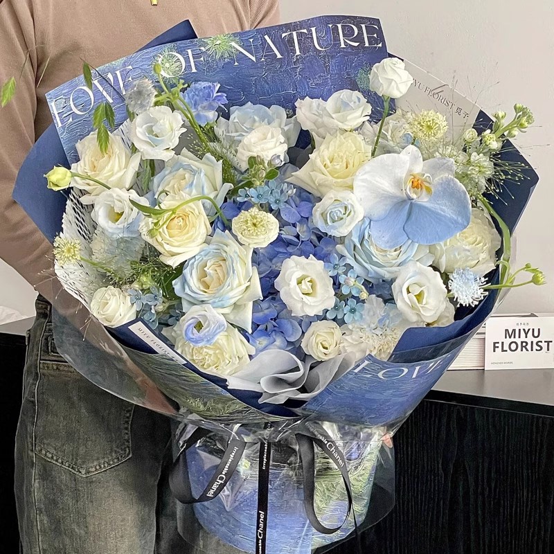 Same-City Flower Bouquet with Blue Hydrangeas, Roses, and Phalaenopsis Orchids, Fresh Flower Delivery in Shanghai and Beijing, Birthday Gift for Men