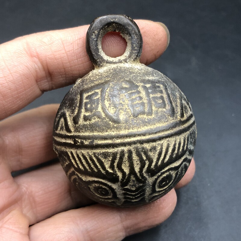 Ancient miscellaneous bells ; wind and rain and small bells ringing bronze bells