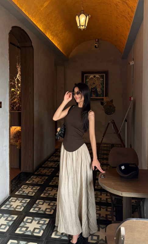 Zhang Hanhan Korean-Style Slimming Knit Vest Dark Brown Top + High-Waisted Linen Midi Skirt Two-Piece Set
