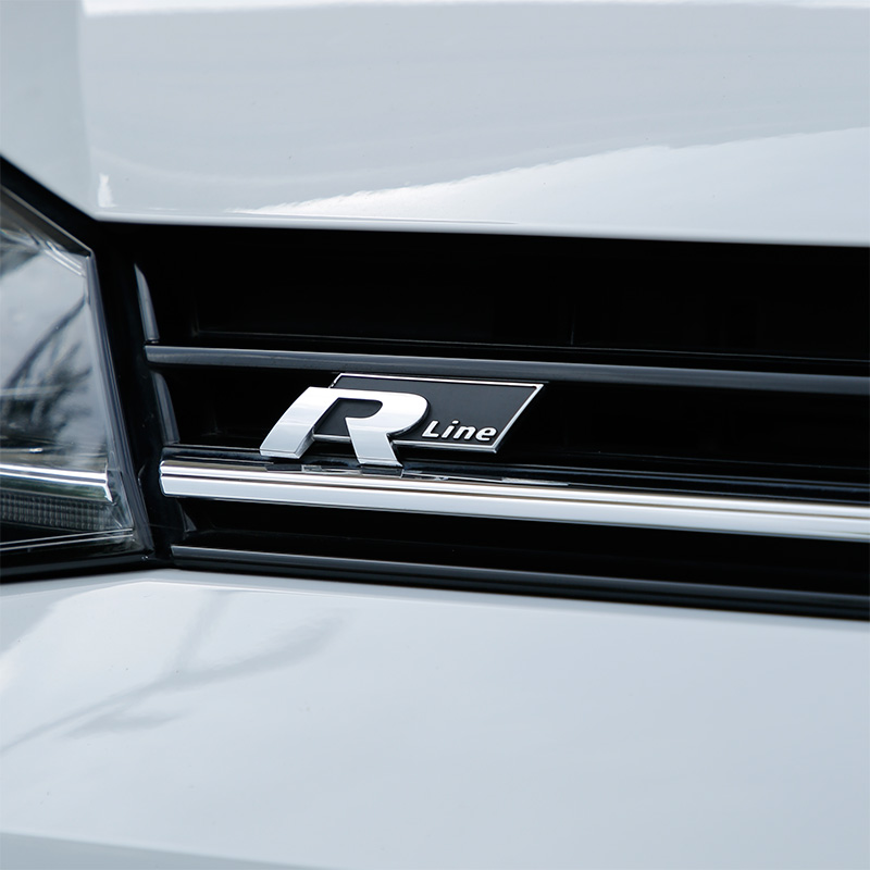 Шильдик r line. Шильдик r line