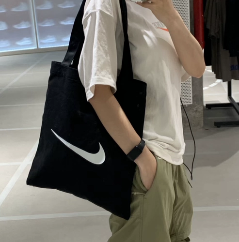 Nike/耐克 Сумочная черно-белая улитка мопсы BG018-010A