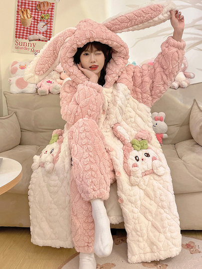 Autumn and Winter Coral Velvet Three-Layer Quilted Nightgown for Women, Fleece-Lined and Thickened, Winter Style Bathrobe, Pajamas, Flannel Home Wear