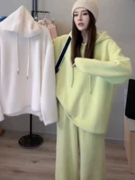 Зеленый модный спортивный комплект для отдыха, изысканный стиль, 2023, популярно в интернете, французский стиль