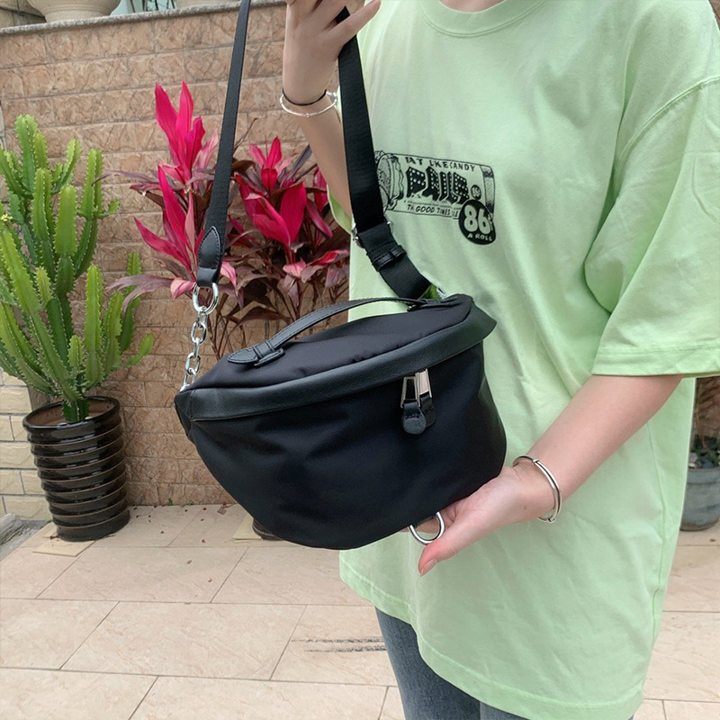 New Head Layer Bull Leather Chest Bag Women Ins Tide Skew Satchel 100 Hitch Chain Purse Fashion Single Shoulder Bag Genders Universal